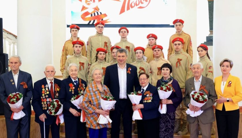 Иван Носков поздравил дзержинских ветеранов с Днём Победы