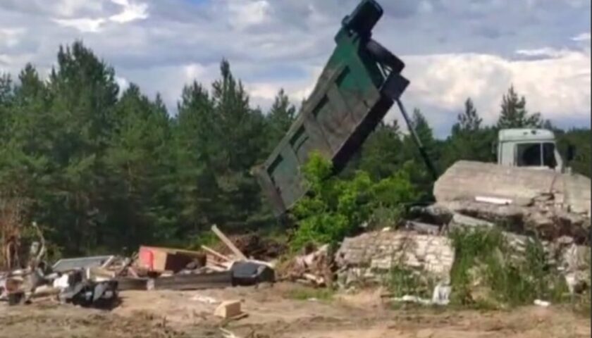Два факта нелегального сброса мусора зафиксировали в Дзержинске