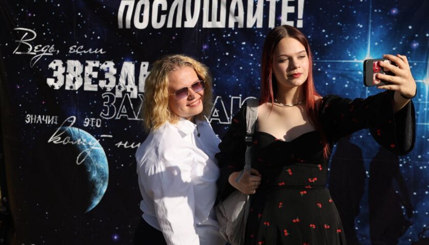 Более 40 жителей Дзержинска выступили на поэтическом фестивале «Послушайте»