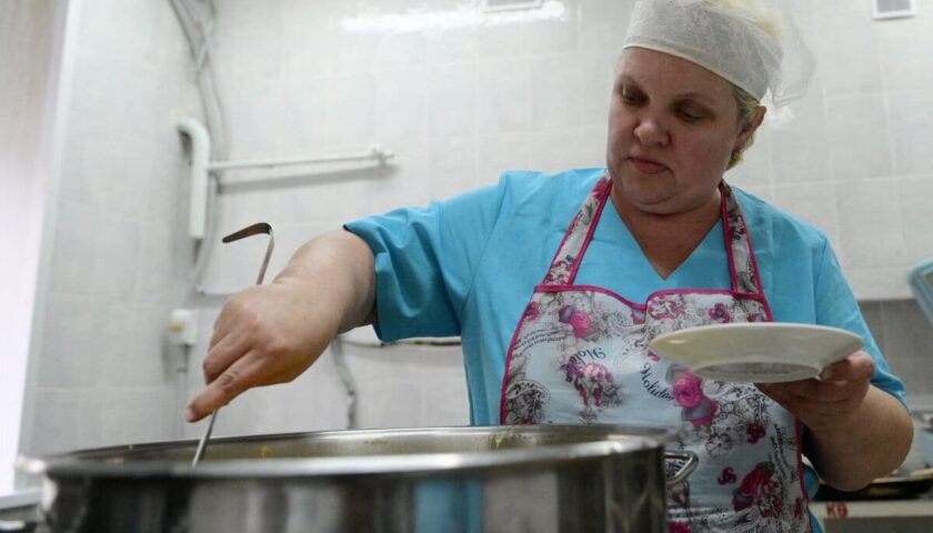 Девять пищеблоков отремонтировали в школах и детсадах Дзержинска в 2024 году
