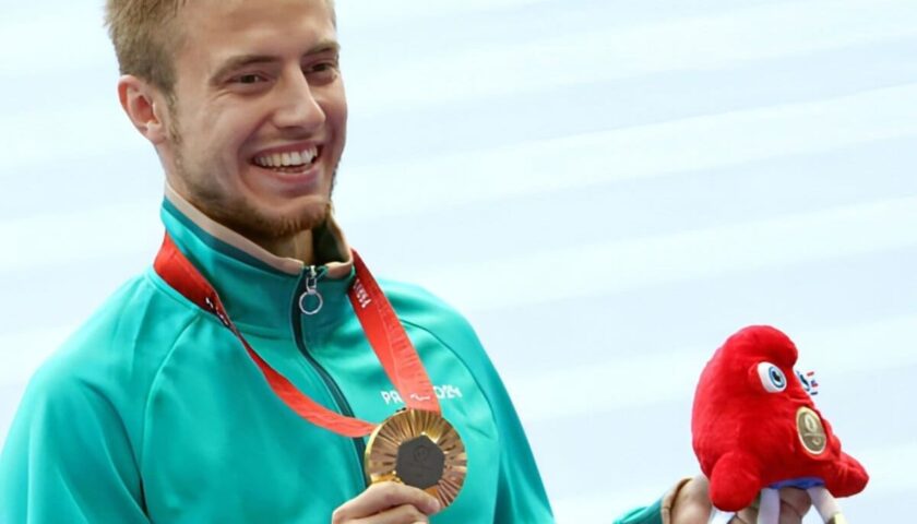 Париж рукоплещет Дзержинску
