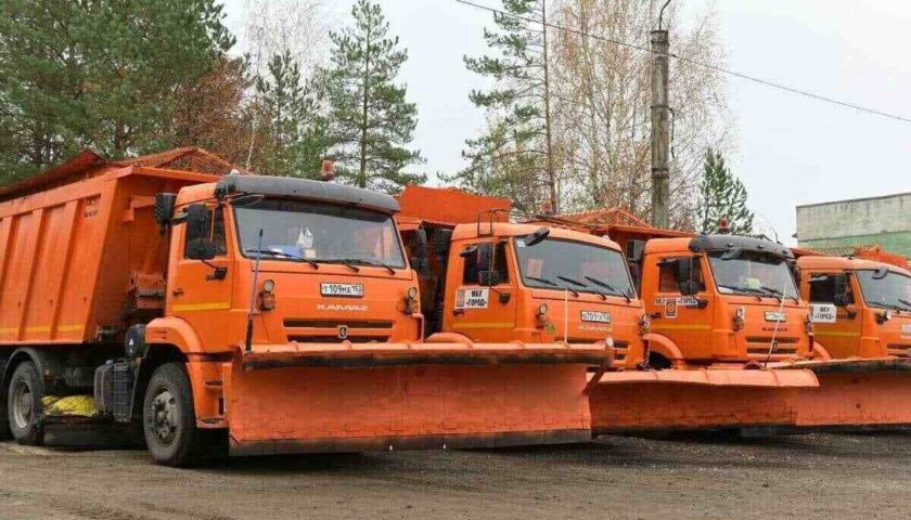 90 спецмашин будут обслуживать зимой дороги в Дзержинске