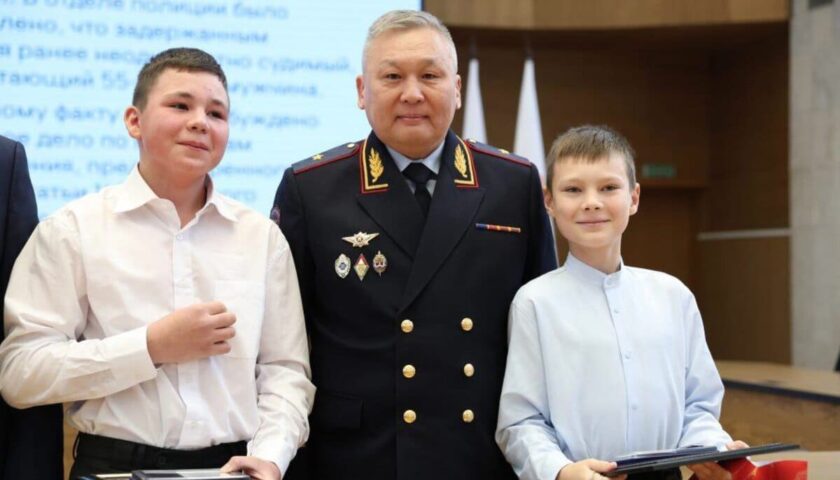 Дзержинские школьники получили награды за мужество и помощь в сложных ситуациях