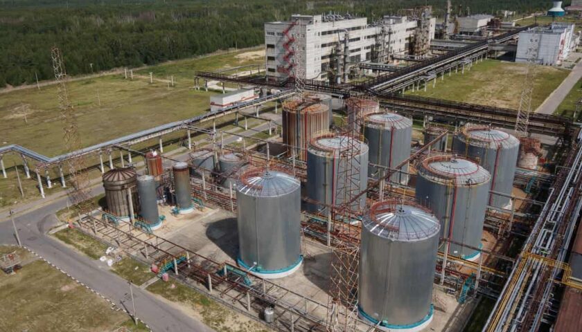 На дзержинском «Сибур-Нефтехиме» выпустили 60 000-ную тонну акриловой кислоты