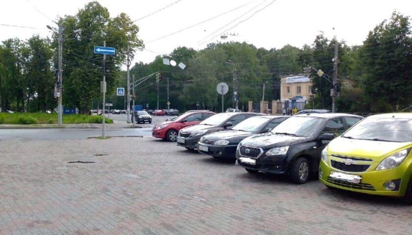 Около 4 лет нужно копить деньги жителям Нижегородской области для покупки машины