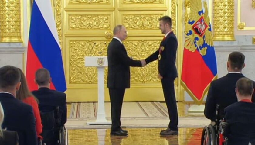 Владимир Путин вручил Орден Почёта паралимпийцу из Дзержинска Андрею Вдовину