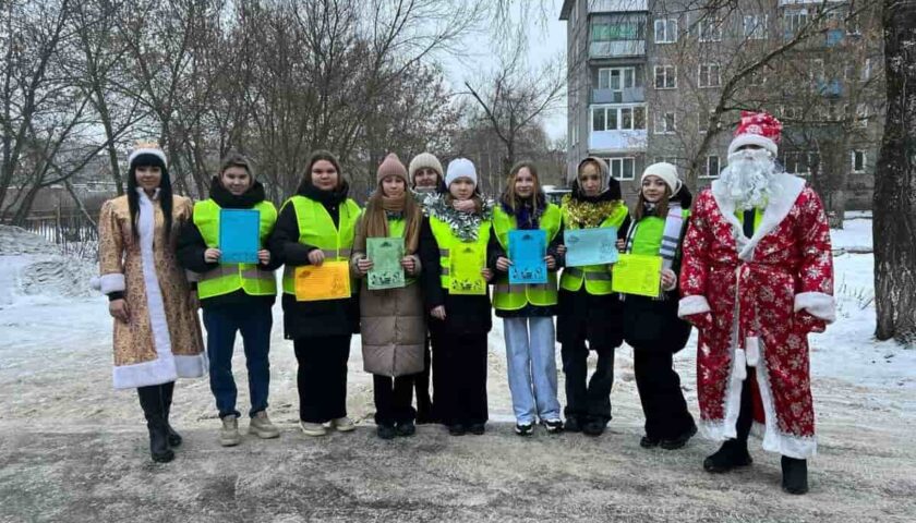 Дед Мороз выходит на дорогу