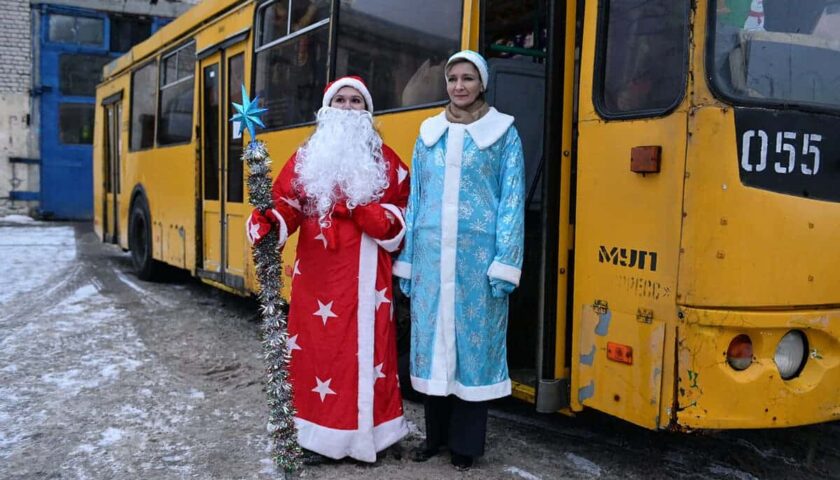 По городу едет праздник