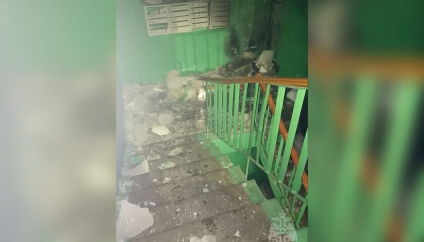 Пожарные спасли в Дзержинске 13 человек после взрыва аэрозоля